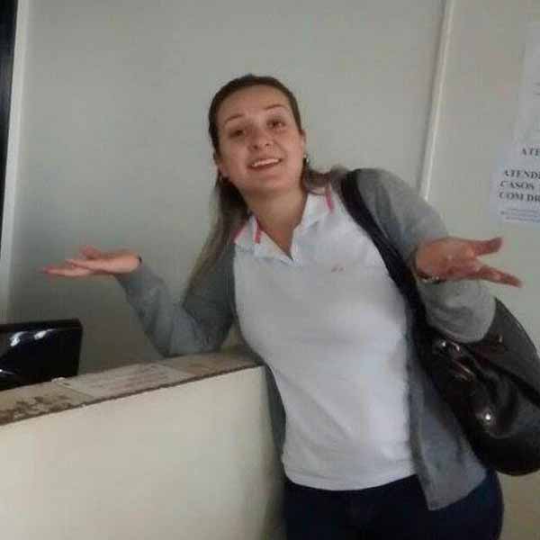 Carol dos Anjos completa idade nova