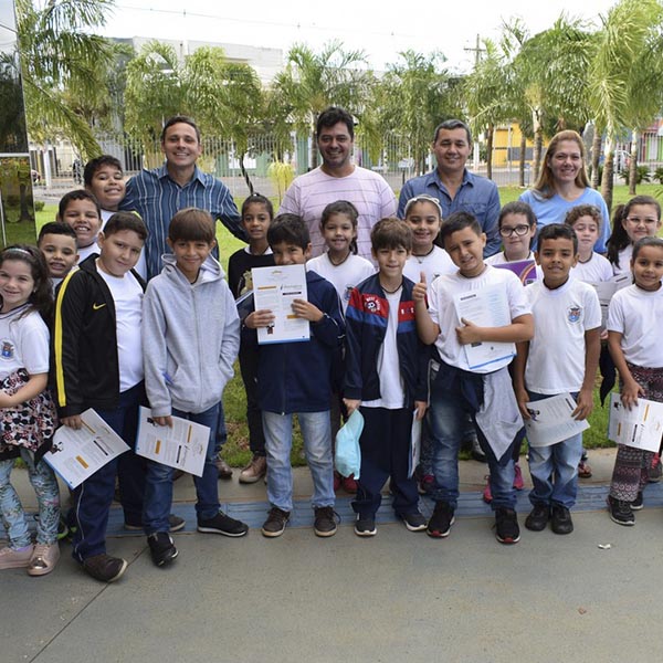 Estudantes do Grupão conhecem a Câmara Municipal