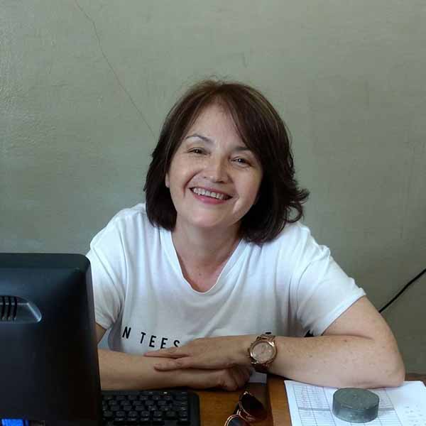 Fátima Navarro comemora mais um aniversário.