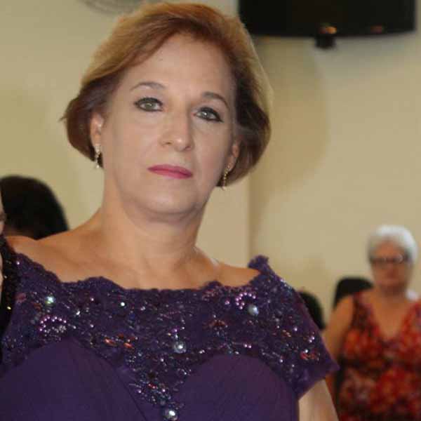 Arlete Willy comemora mais um aniversário.