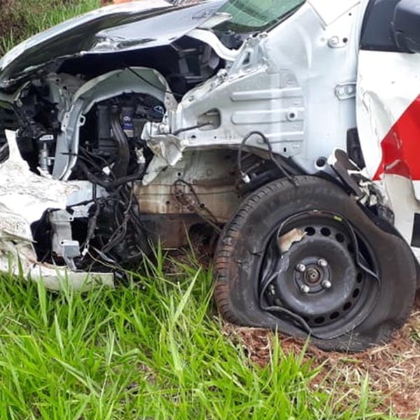 Viatura da Polícia Militar se envolve em acidente de trânsito em rodovia de Assis