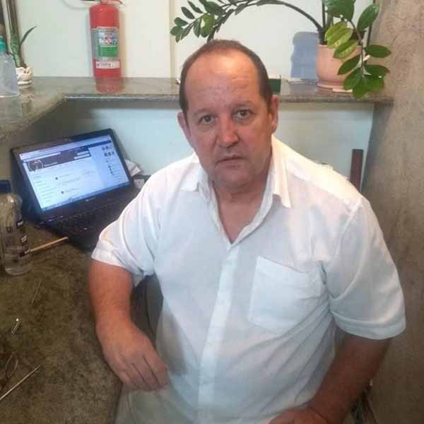 Roberval Affini apaga velinhas nesta quinta