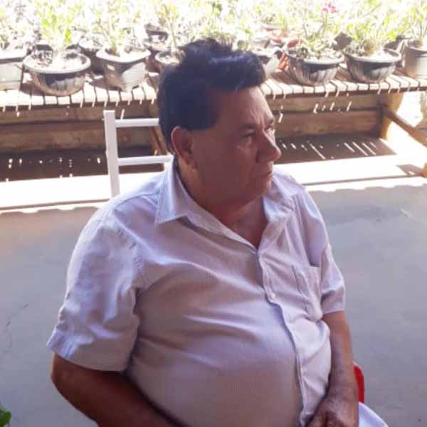Nelson Celestino recebe os parabéns pela chegada de seu aniversário