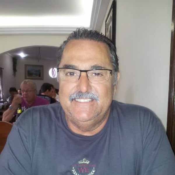 Jacinto Willy recebe os parabéns pela chegada de seu aniversário