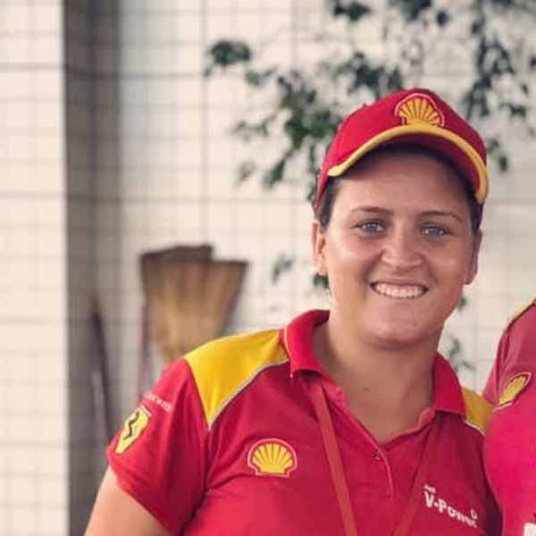 Carla Matos recebe os parabéns pela chegada de seu aniversário