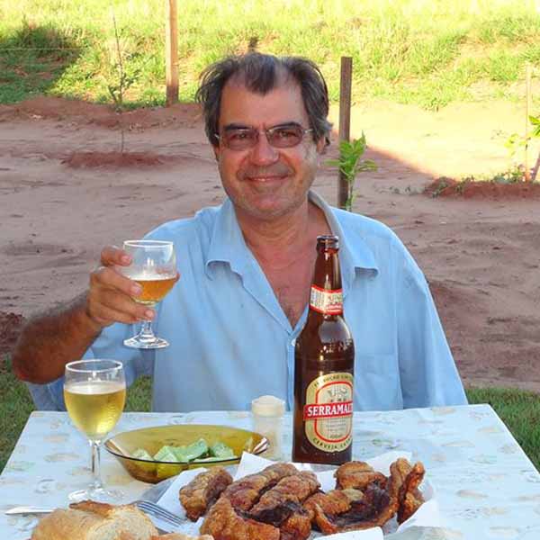 Alexandre Briso recebe os parabéns pela chegada de seu aniversário