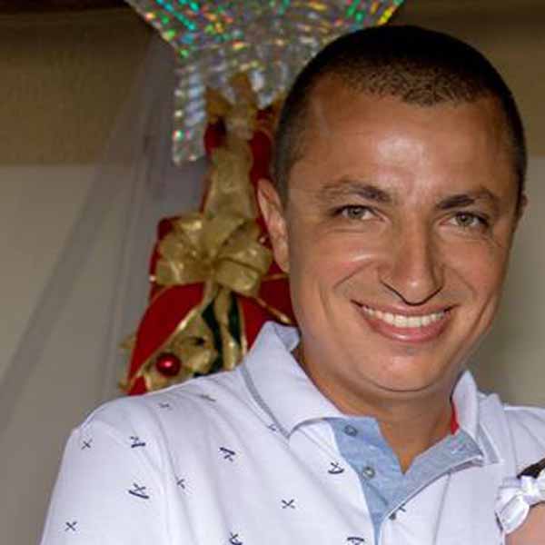 Leandro Alves recebe os parabéns pela chegada de seu aniversário