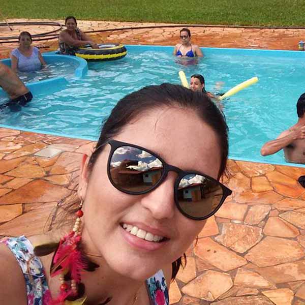 Leila Costa apaga velinhas