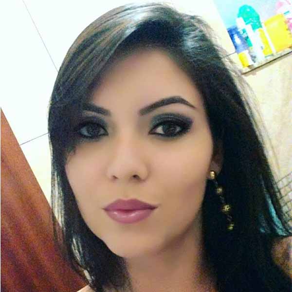 Mariane Matida comemora mais um aniversário.