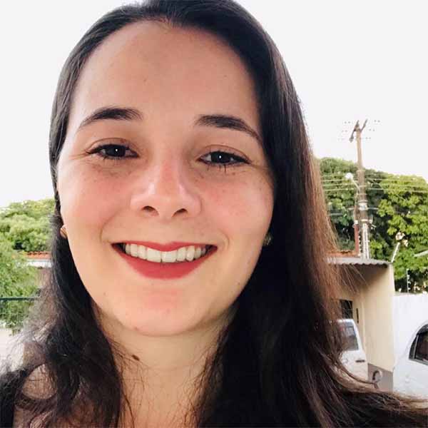 Maiza Anjos completa idade nova