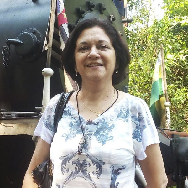 Familiares da professora Jane fazem agradecimento e convidam para Missa de 7º Dia