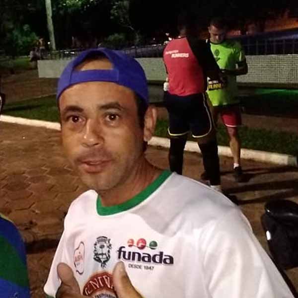 Judival Barboza apaga velinhas nesta segunda