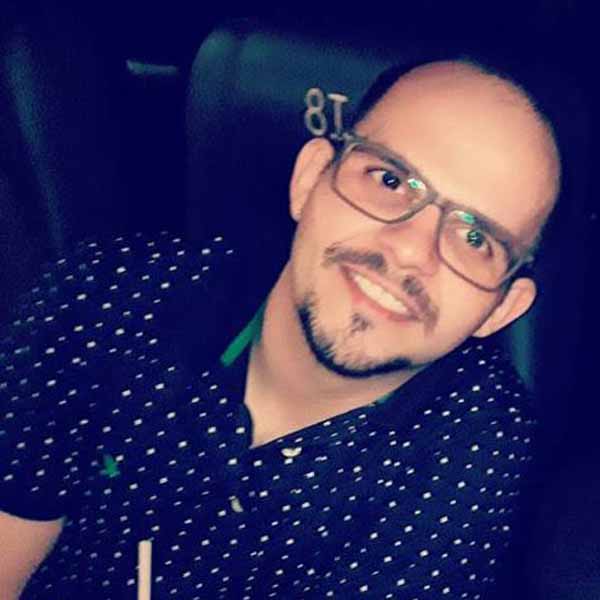 Leonardo Volcean apaga velinhas nesta quarta-feira