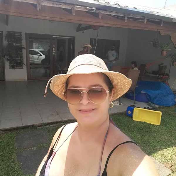 Marcia Laines apaga velinhas nesta quinta-feira