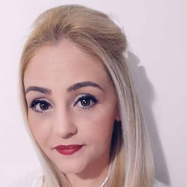 Talita Caroline apaga velinhas nesta quinta feira