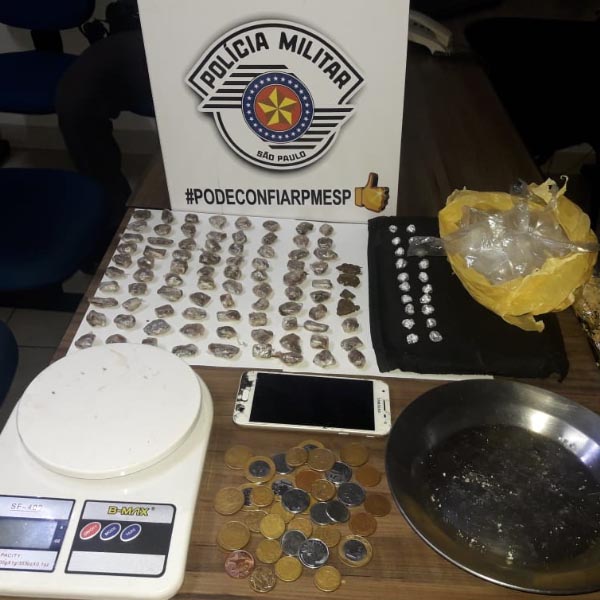 Adolescente é apreendido após PM encontrar 90 porções de maconha e pedras de crack