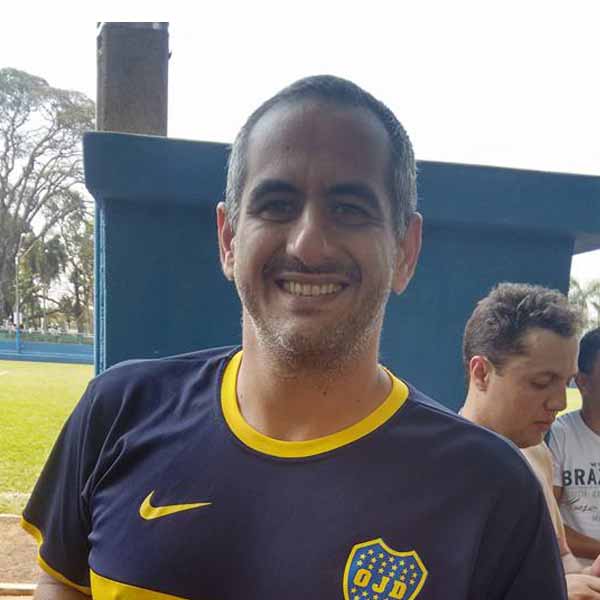Heraldo Ampudia apaga velinhas