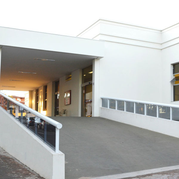 Santa Casa de Assis deixa de atender pacientes de convênio médico do Iamspe