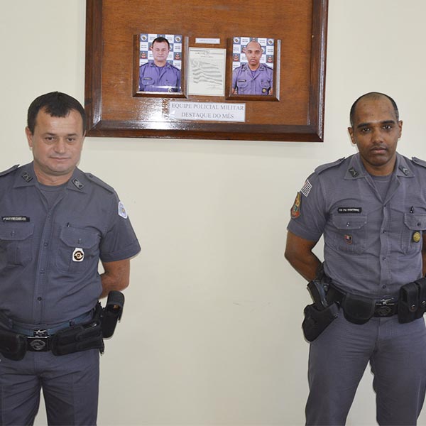 Equipe policial militar recebe o título de 'Destaque do Mês'