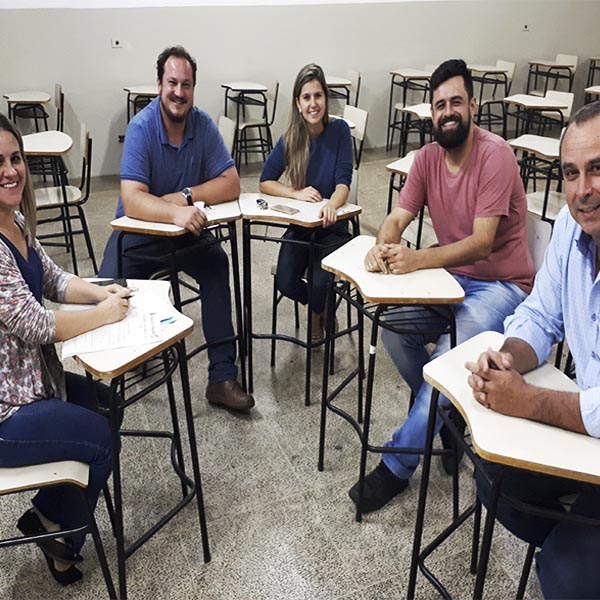 Programa Rede de Proteção de Animais de Paraguaçu reúne médicos veterinários