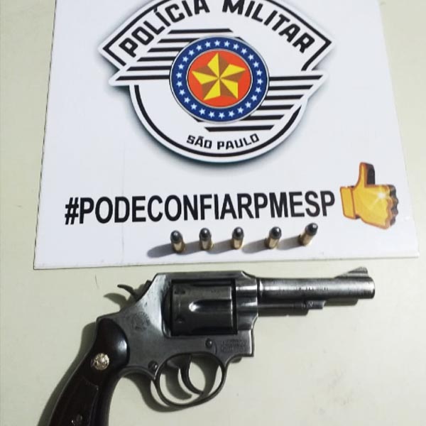 Denúncia leva PM a apreender revólver com homem na Barra Funda