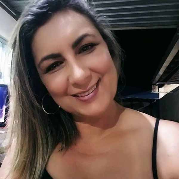 Márcia Azoia apaga velinhas nesta terça