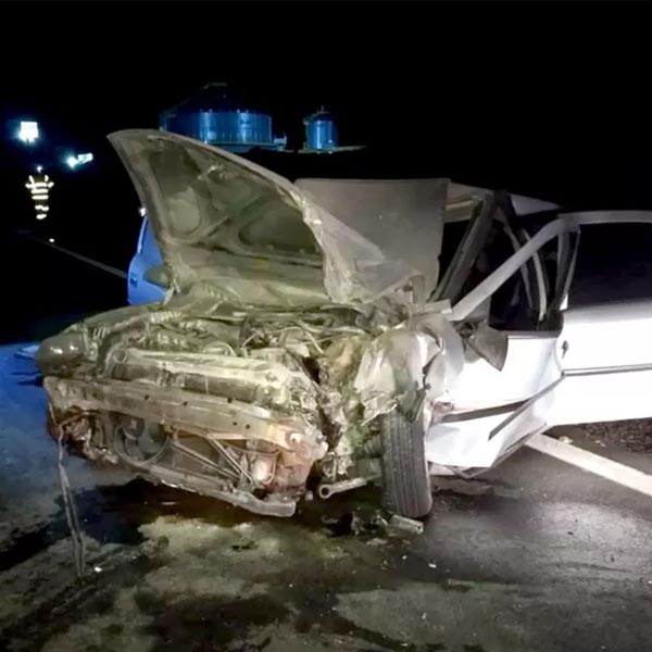 Rodas de caminhão se soltam e ferem cinco pessoas em rodovia de Cândido Mota