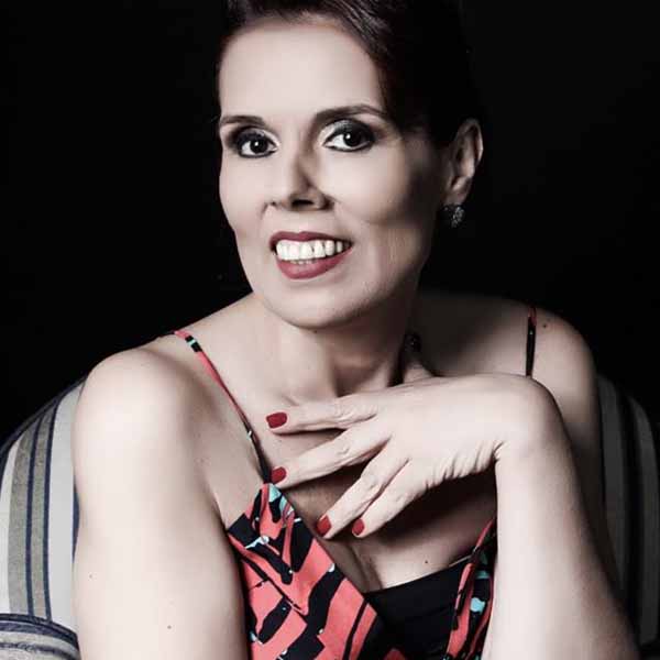 Lúcia Cação completa idade nova