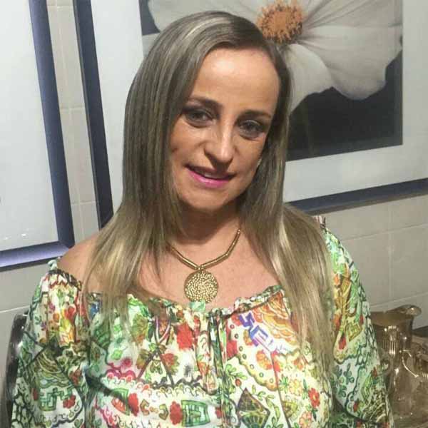 Olinda Donha Garcia comemora mais um aniversário.