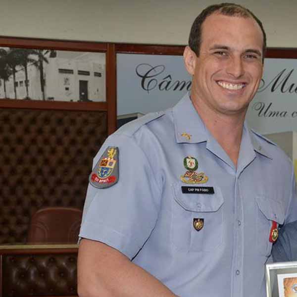 Fabio Domingues recebe os parabéns pela chegada de seu aniversário