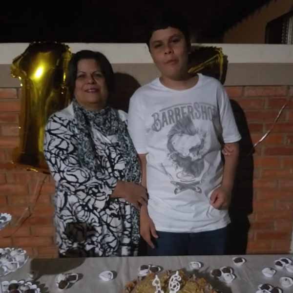 Gabriel Munhoz recebe os parabéns pela chegada de seu aniversário