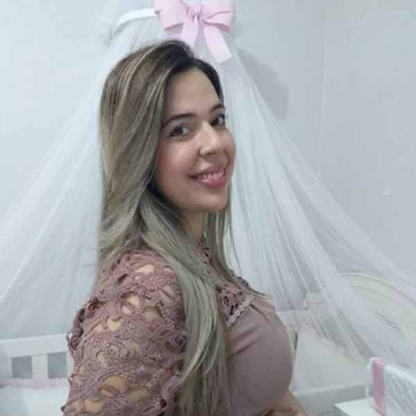 Camila Scatena comemora mais um aniversário.