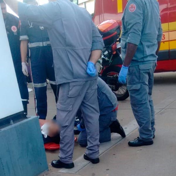 Motociclista fica gravemente ferido após ser atingido por linha com cerol em Marília