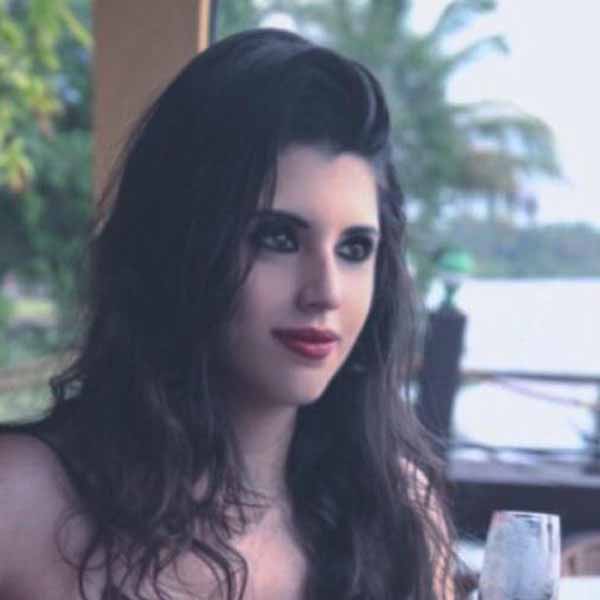 Georgia Garms apaga velinhas neste domingo