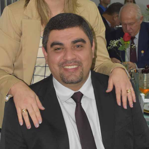 Danilo Monteiro do Supermercados União comemora mais um aniversário.