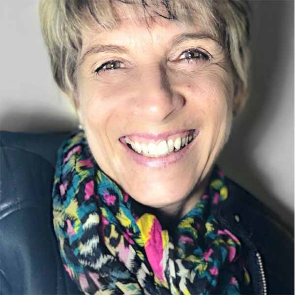 Lêda Christina apaga velinhas nesta quarta