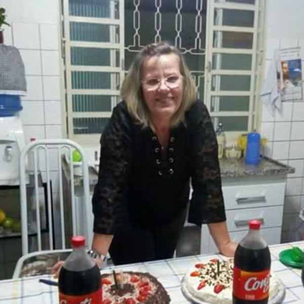 Mari Nilse apaga velinhas neste sábado