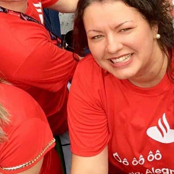 Camila Becker comemora mais um aniversário.