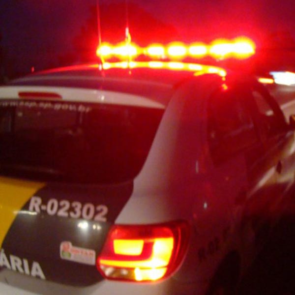 Carro capota e deixa quatro feridos em rodovia de Assis