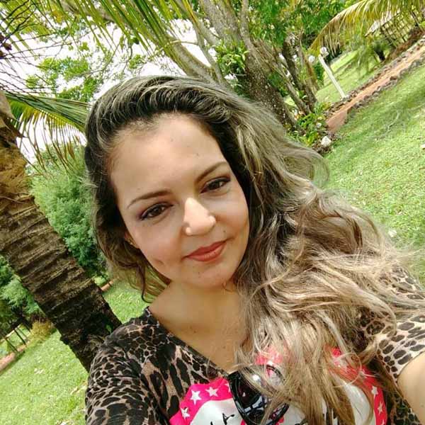 Michelly Henrichs comemora mais um aniversário.