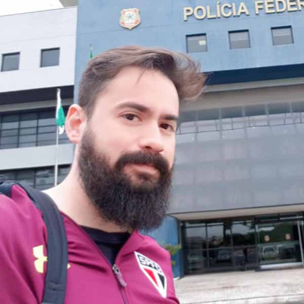 Henrique Baptista recebe os parabéns pela chegada de seu aniversário