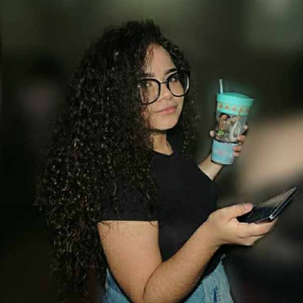 Vitória Cabral de Goes comemora mais um aniversário.