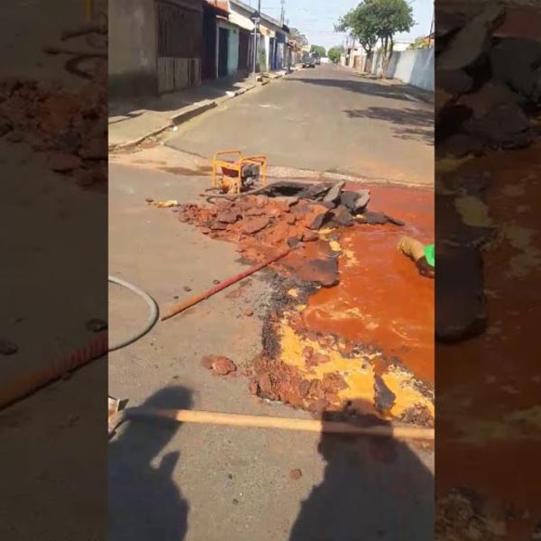 Por falta de bomba, funcionário da Sabesp 'mergulha' em água com lama em Assis