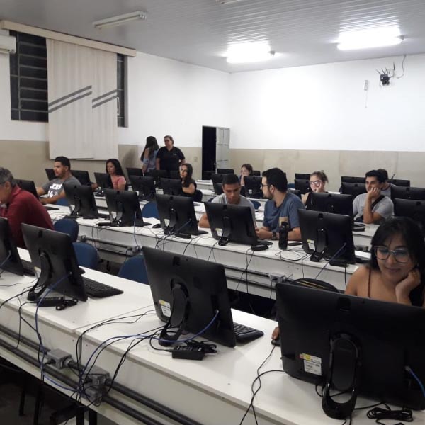 Univesp de Paraguaçu recebe novos alunos com aula inaugural do segundo semestre