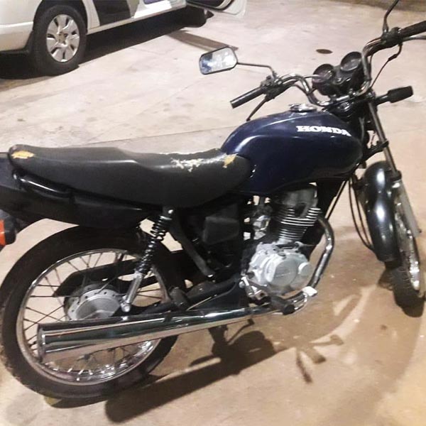 Moto furtada no pátio da Prefeitura de Paraguaçu é encontrada com jovens em posto de combustíveis
