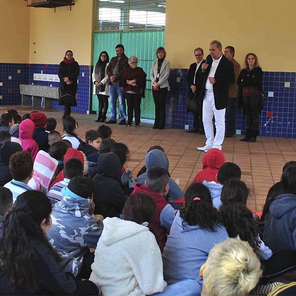 Projeto Escola Comunidade realizado pela Unimed Assis inaugura refeitório em escola