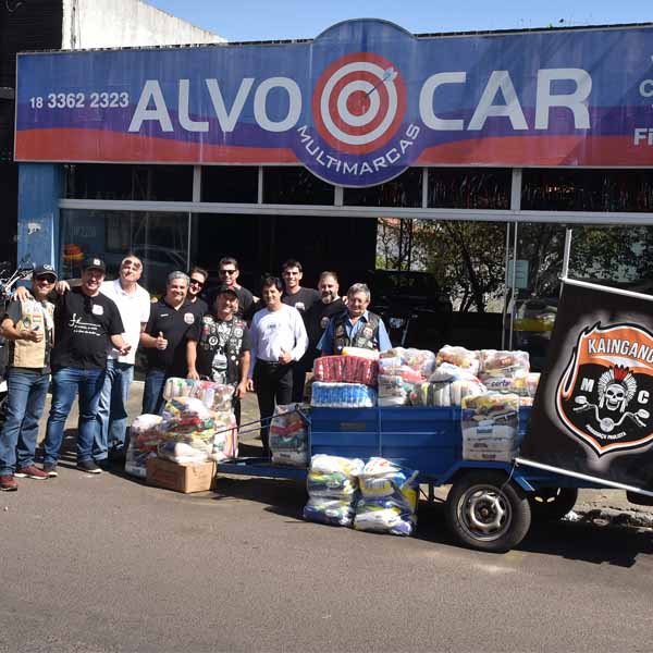 Kaigangs Moto Clube e Motociclistas com Cristo fazem doação a entidade