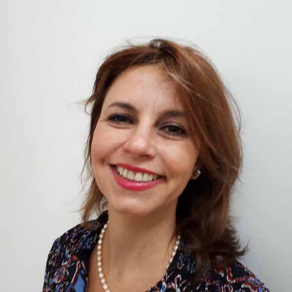 Thereza Christina Nahas apaga velinhas nesta segunda