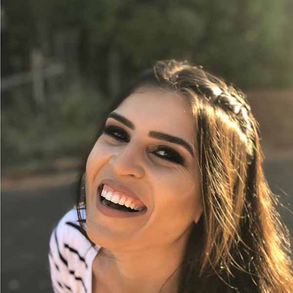 Jasmine Gonçalves comemora mais um aniversário.