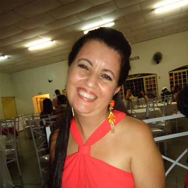 Shirlei Rodrigues é a aniversariante do dia